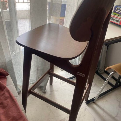 Stand chairs made of beech wood like new, brown color