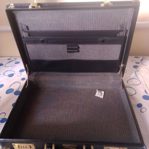 GP Prestige briefcase like new with combination locks