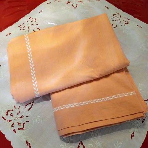 Set of 2 orange tablecloths like new, large size 215x187 cm