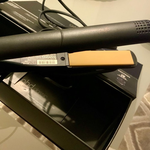 GHD Classic Professional Styler hair straightener like new