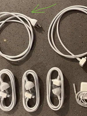 Apple Mac power adapters like new, extension cables with EU and US plug