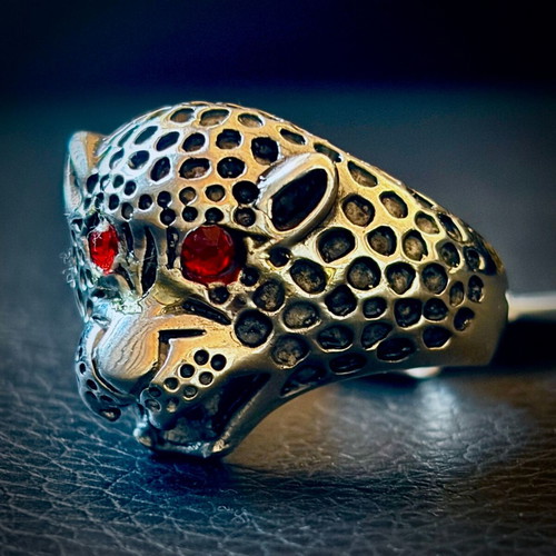 Red-Eyed Leopard Stainless Steel Ring US 9, M FORGE