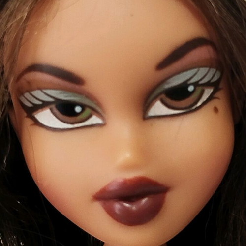 Bratz Xpress it Yasmin doll used with missing arm and flaws