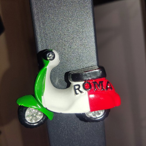 Magnet from Rome Italy new