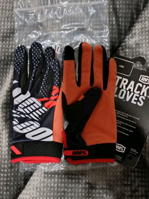 Mx 100% gloves new, wrong size, black