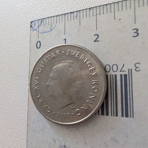 Swedish 1 Krona Coin used, 2005 with King Carl XVI Gustaf