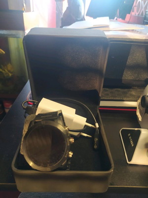 Men's smart watch like new with bracelet