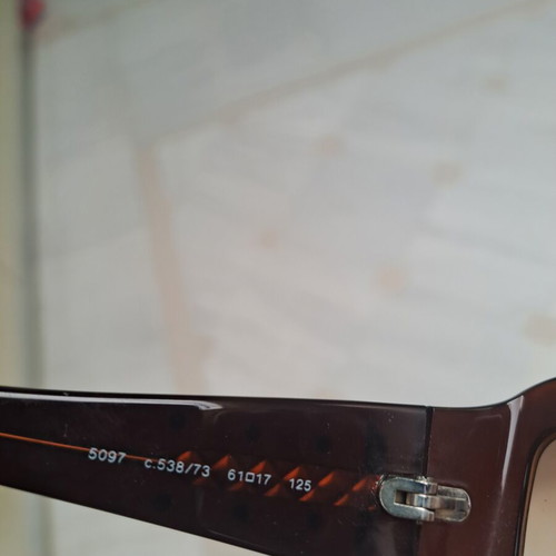 Chanel sunglasses like new, brown