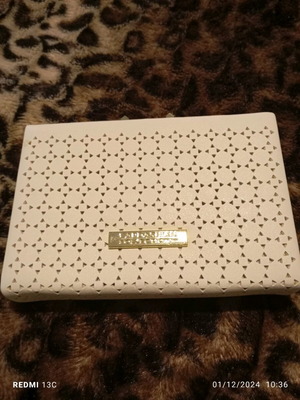 Kardashian Kollection Handbag like new, white with strap