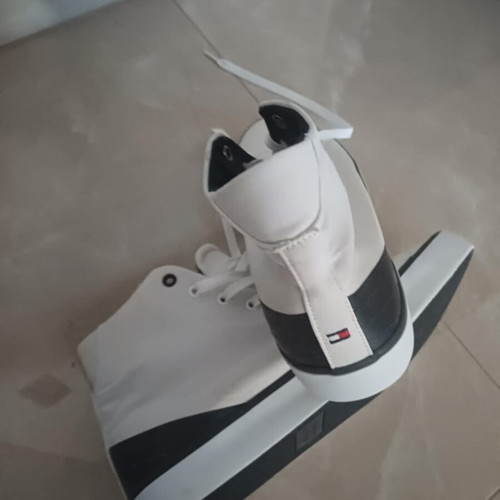 Tommy Hilfiger Sneakers No43 like new, white and grey