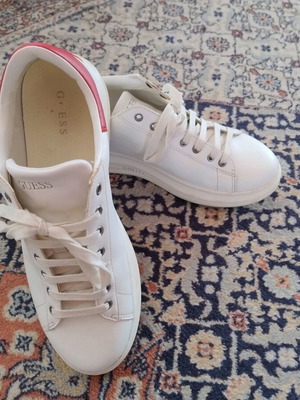 Men's Guess sneakers like new, white, sporty, size 43