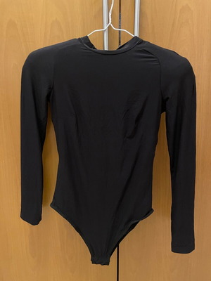 Zini bodysuit new with shoulder pads, size 40, black
