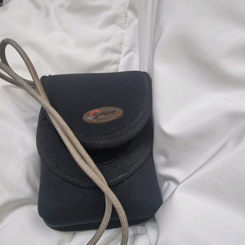 Camera used without charger with case