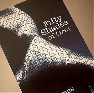 Βιβλίο αγγλικό το διάσημο έργο Fifty Shades of Grey