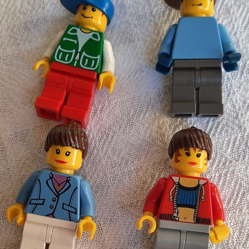 Lego Minifigures pack of 4 like new