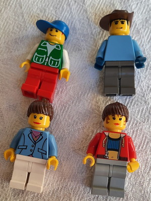 Lego Minifigures pack of 4 like new