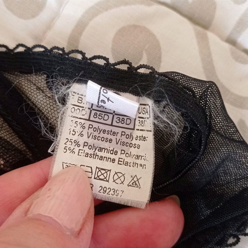 Black bra used with embroidered tulle 85D