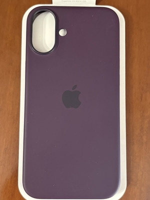 Silicone Case with MagSafe for iPhone 16 Plus like new, Plum color