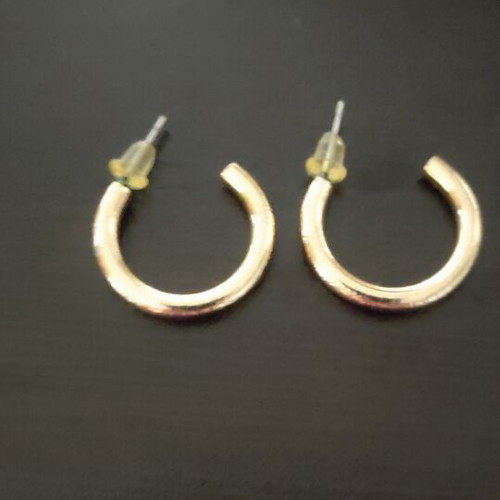 Earrings set of 5 pairs like new, gold color