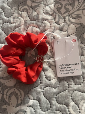 Lululemon scrunchies new