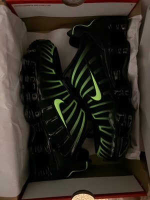 Nike Shox TL athletic shoes like new, size 44.5, black and green