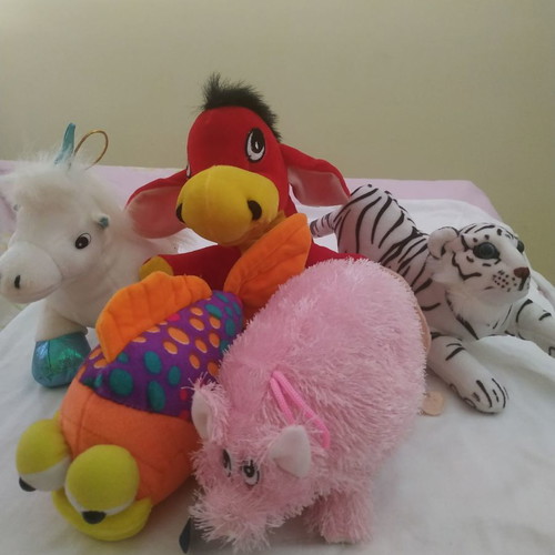 Stuffed animals new, pack of 5 pieces