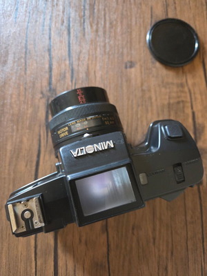 Minolta SLR 35mm φωτογραφική μηχανή μεταχειρισμένη, πλαστικός φακός, αυτόματη προώθηση φιλμ