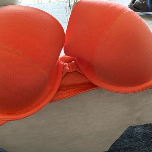 DKNY bra like new, sports style, coral with purple straps, 85C