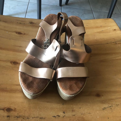 Women Leather Platform Sandals like new, beige, size 40