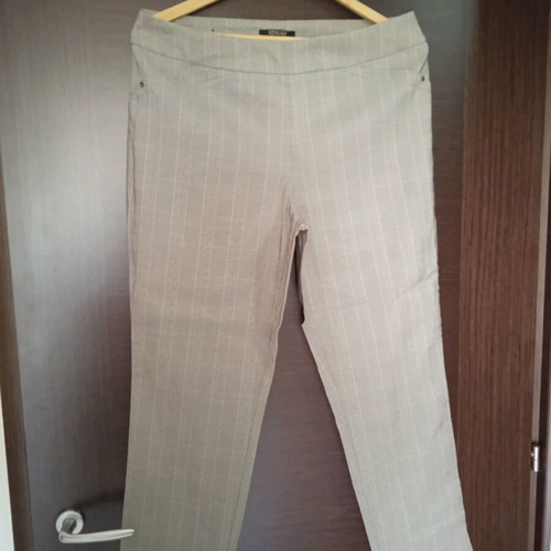 Women's checked capri pants like new, size S/36
