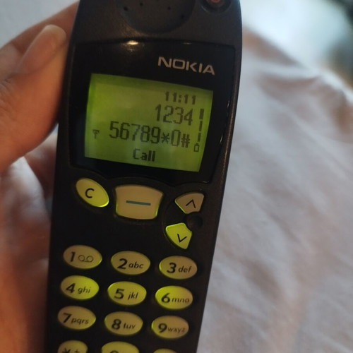 Nokia 5110 phone like new with battery