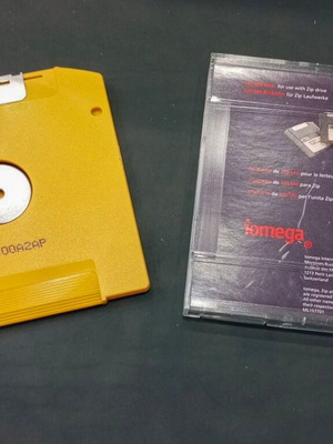Iomega Zip Disk 100mb used, needs formatting