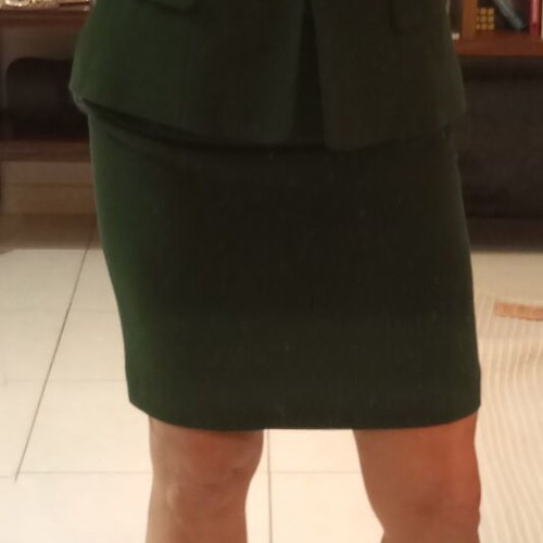 Barami women's skirt suit 100% wool like new, green