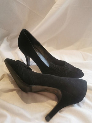 Women's pumps used size 36