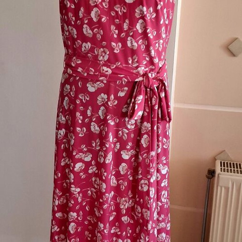 Ralph Lauren sleeveless dress like new, coral pink floral jersey