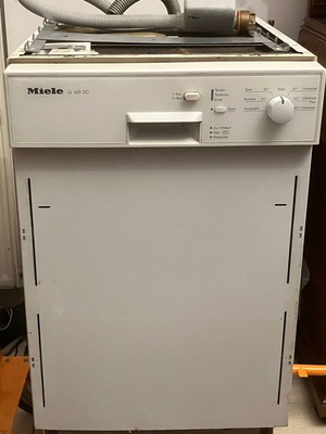 ΠΛΥΝΤΗΡΙΟ πιάτων G 601 SC ημι-εντοιχιζόμενο 45cm