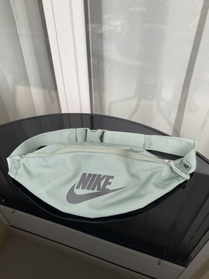 Τσαντάκι μέσης Nike Heritage πράσινο