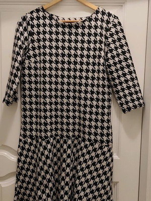Mini dress with 3/4 sleeves and pockets pied de poule black gray like new