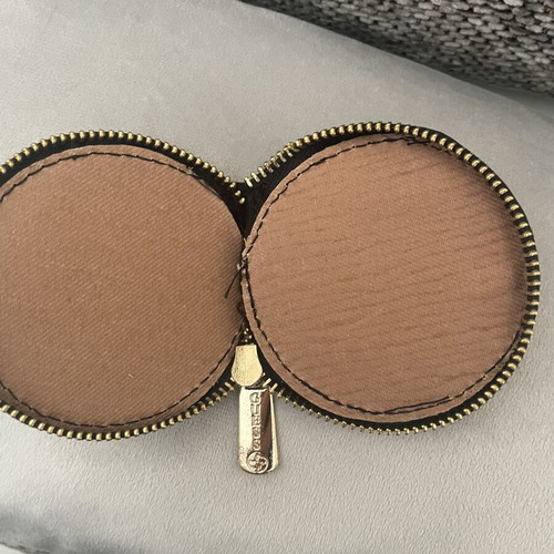 Guess small round coin purse keychain like new