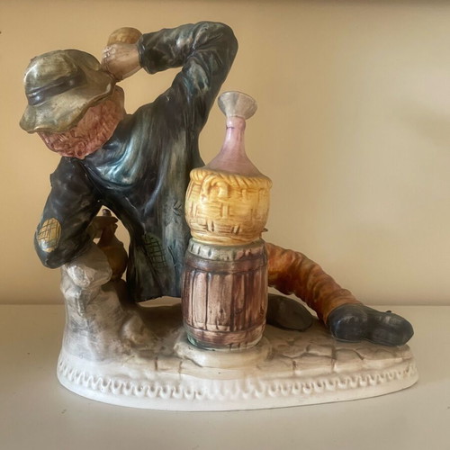 Capodimonte porcelain figurine The Drankard like new, vintage