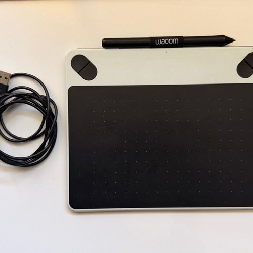 Wacom Intuos Draw Pen S graphic tablet used