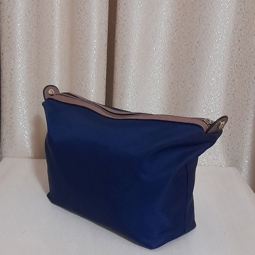 Axel toiletry bag navy blue with brown details