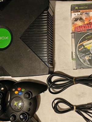 Xbox original μεταχειρισμένο με 3 παιχνίδια και 2 χειριστήρια