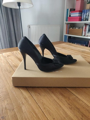 Peep toe black pumps used, size 37.5