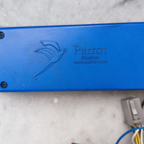 Parrot CK3100 Bluetooth car kit like new, complete set