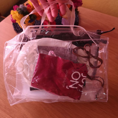Cosmetic bags and pouches new, set of 12 pieces