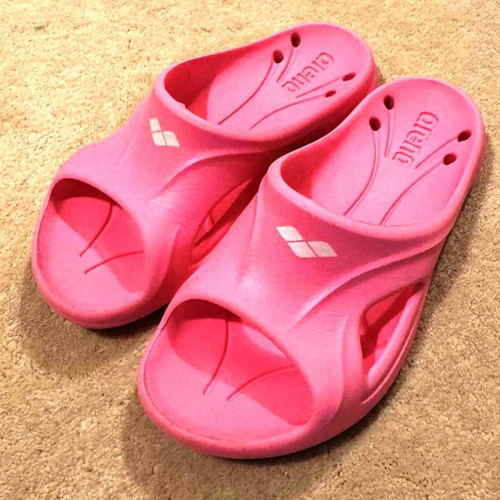 Arena swimming pool slippers pink size 35 like new