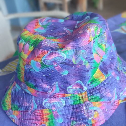 Tie-Dye Psychedelic Mushroom Bucket Hat reversible, like new