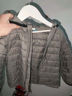 GAP gray jacket used for 3-year-old kids unisex, light spring