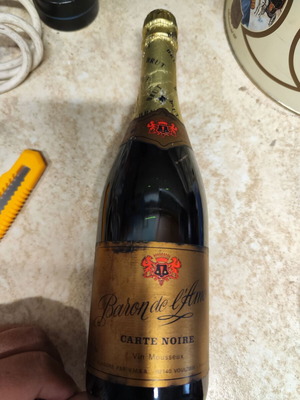 Baron de l'amour Carte Noire Vin Mousseux Champagne 750ml like new collectible rare